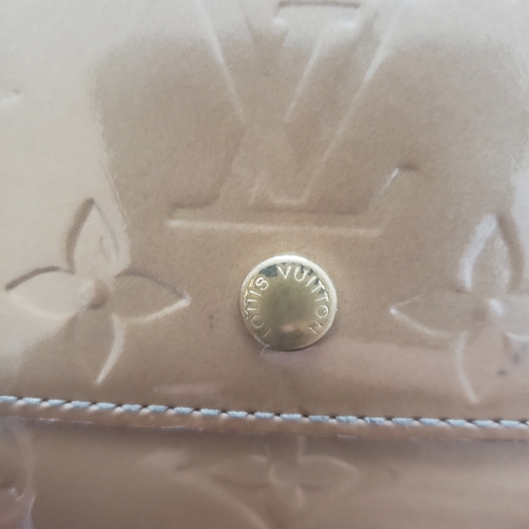 Authentic Louis Vuitton Vernis Compact Wallet - Picture 9 of 16